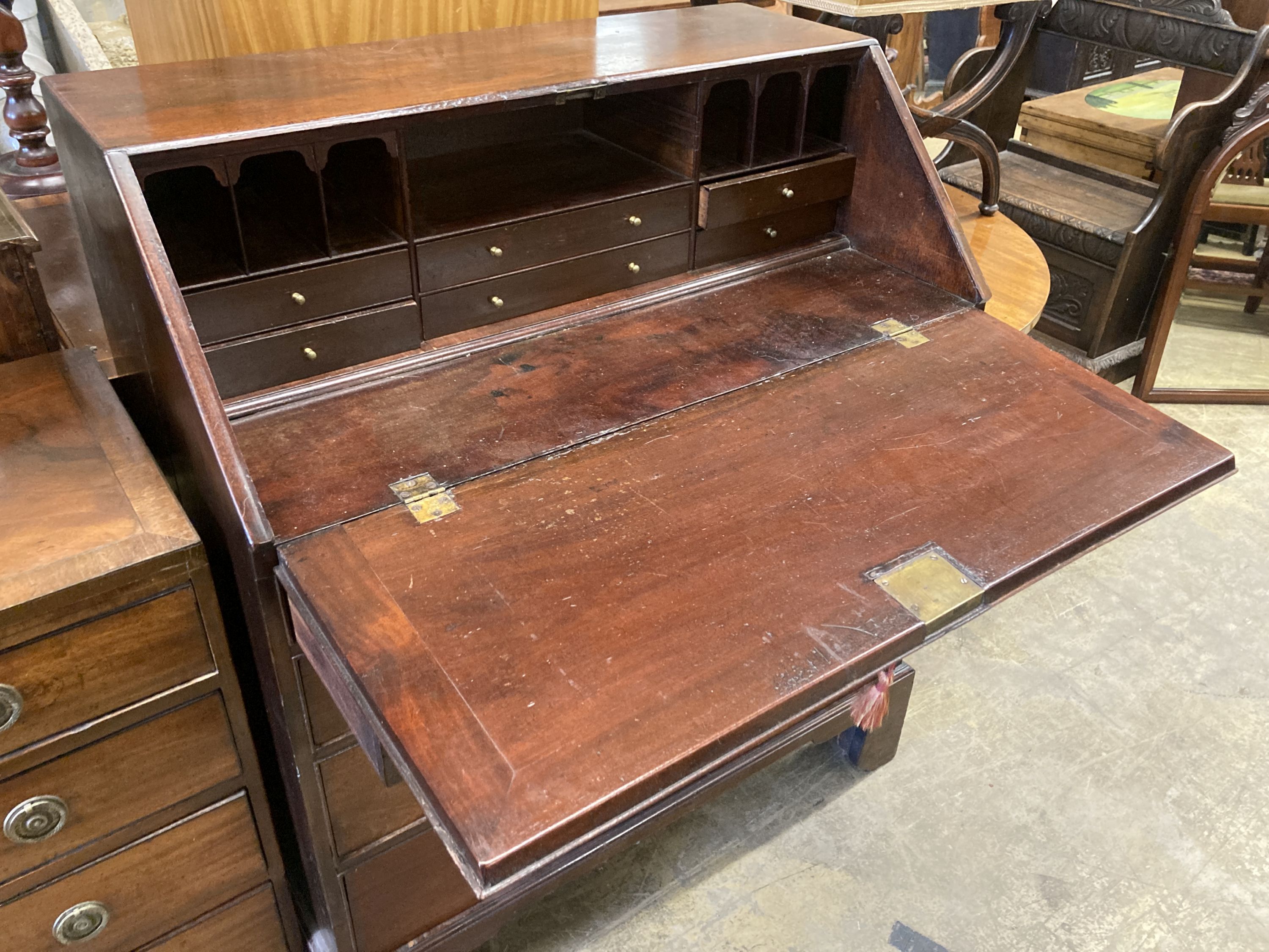 A George III mahogany bureau, width 91cm, depth 51cm, height 108cm